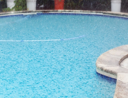 O pH da água da piscina é alterado com as chuvas?