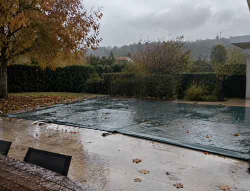 Deve cobrir a piscina no inverno? Conheça as vantagens de utilizar uma cobertura